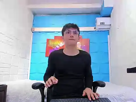 ElanGiraldo online show from February 15, 9:00 pm