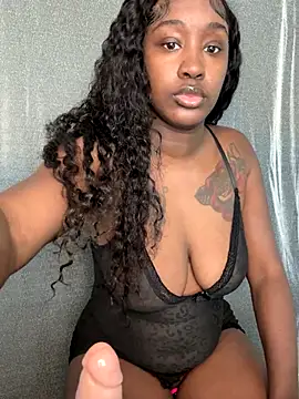 Snapshot of ToyaThick chatting on November 20, 5:23 pm ToyaThick online show from November 20, 5:23 pm