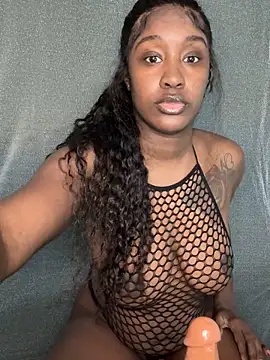 Snapshot of ToyaThick chatting on November 25, 7:58 pm ToyaThick online show from November 25, 7:58 pm