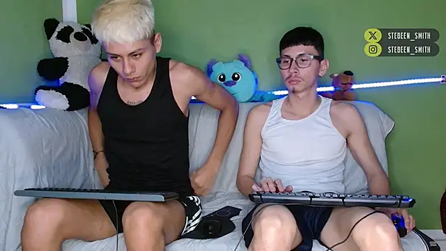 Snapshot of Kurt_williams1 chatting on January 5, 5:27 pm Kurt williams1 online show from January 5, 5:27 pm