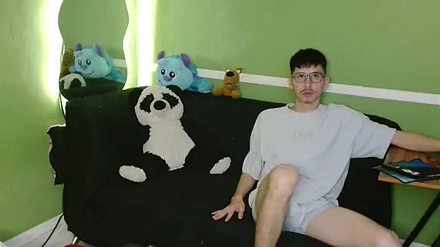 Snapshot of Kurt_williams1 chatting on February 12, 11:05 am Kurt williams1 online show from February 12, 11:05 am