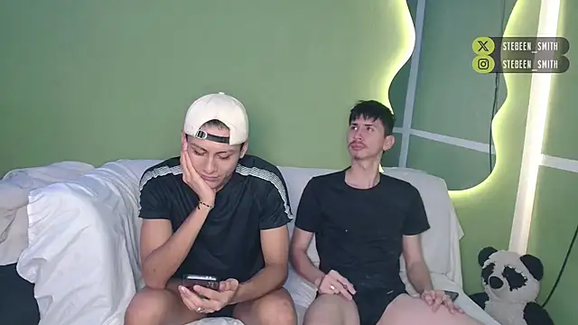 Snapshot of Kurt_williams1 chatting on February 23, 12:13 pm Kurt williams1 online show from February 23, 12:13 pm