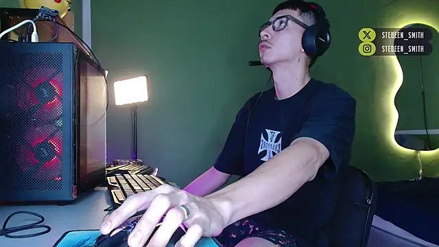 Snapshot of Kurt_williams1 chatting on March 21, 12:43 pm Kurt williams1 online show from March 21, 12:43 pm