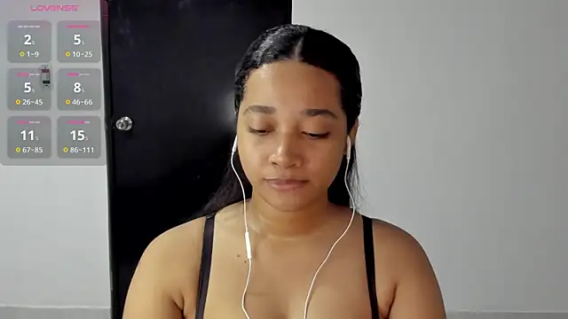 Snapshot of _sweetBlair_ chatting on November 13, 10:30 pm sweetBlair online show from November 13, 10:30 pm