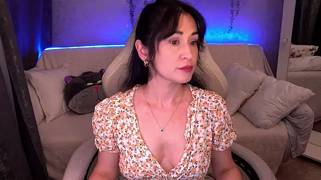 Snapshot of CarolinaaFoxyyy chatting on November 27, 1:35 pm CarolinaaFoxyyy online show from November 27, 1:35 pm