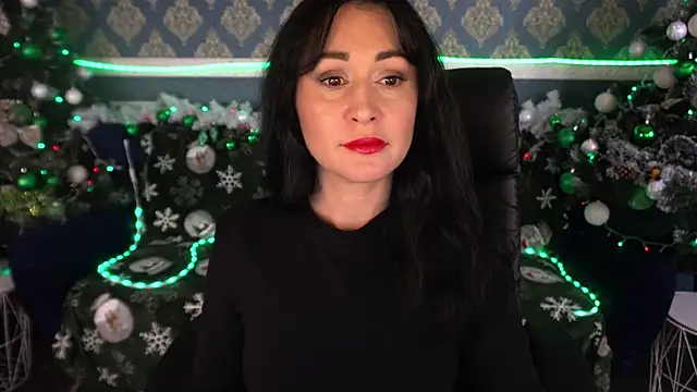 Snapshot of CarolinaaFoxyyy chatting on December 17, 1:50 pm CarolinaaFoxyyy online show from December 17, 1:50 pm