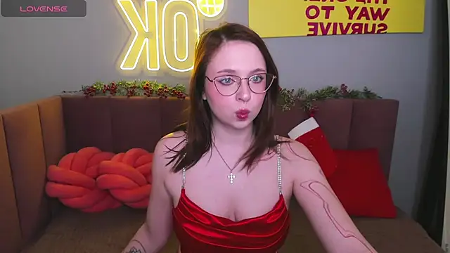 Erica Nelson online show from December 1, 1:21 am