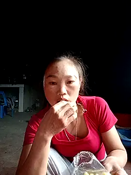 Snapshot of blonde_blg chatting on November 21, 8:35 am blonde blg online show from November 21, 8:35 am