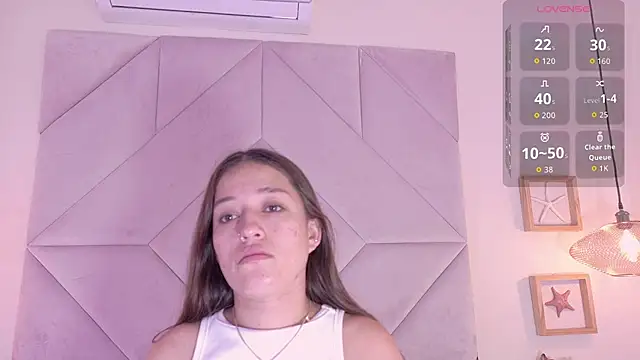 Roxanna-Mill online show from November 29, 1:58 pm