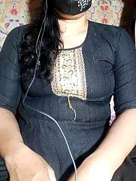 Snapshot of HotGirl23231 chatting on May 5, 6:38 pm HotGirl23231 online show from May 5, 6:38 pm