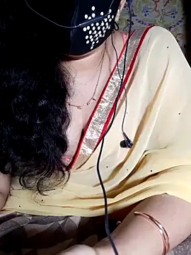 Snapshot of HotGirl23231 chatting on May 27, 7:00 pm HotGirl23231 online show from May 27, 7:00 pm