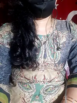 HotGirl23231 online show from July 18, 6:45 pm