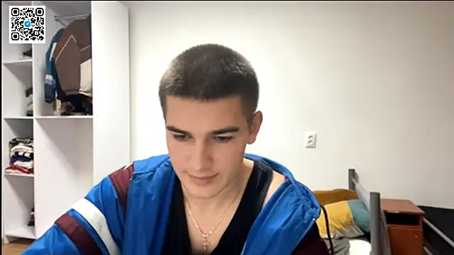 Snapshot of _BarePulse chatting on December 3, 7:34 pm BarePulse online show from December 3, 7:34 pm