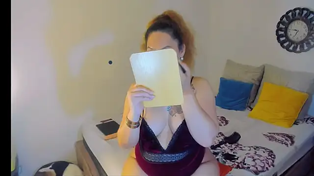 hotcassy online show from February 17, 7:49 am