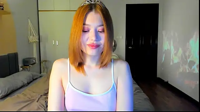 Snapshot of HopeLovely chatting on December 16, 12:37 am HopeLovely online show from December 16, 12:37 am