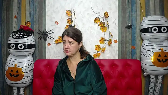 RoseHille online show from November 15, 10:45 am