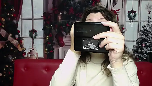 RoseHille online show from December 21, 6:31 am