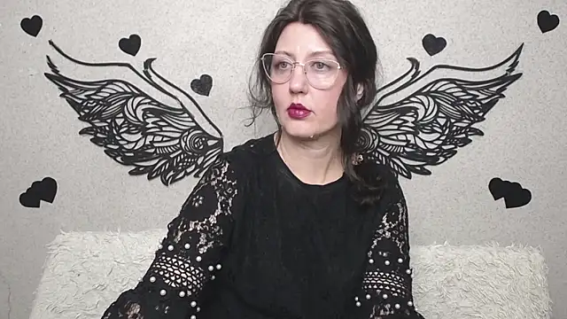 RoseHille online show from April 22, 5:14 pm