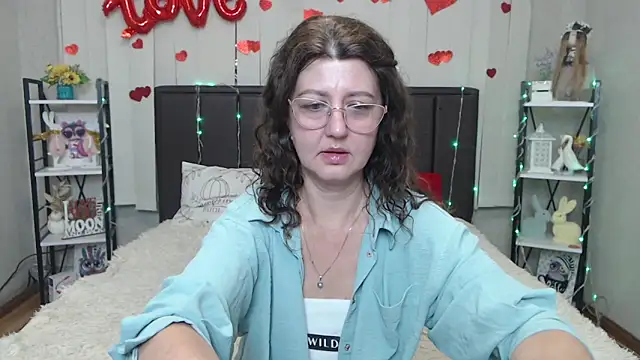 RoseHille online show from May 24, 5:12 am