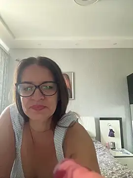 Snapshot of Milana8263 chatting on May 12, 6:32 am Milana8263 online show from May 12, 6:32 am