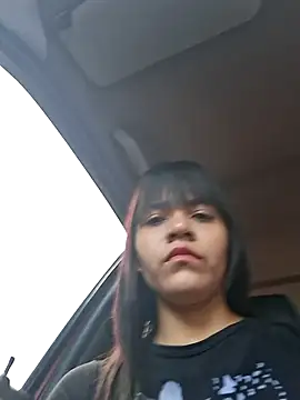 Skinny Wet online show from November 18, 1:04 pm