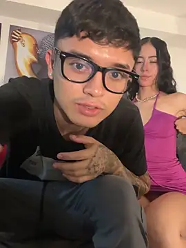 SAMANTHA AND PETER online show from December 1, 5:56 am