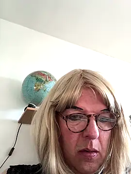 simone xdressing online show from November 30, 10:08 am