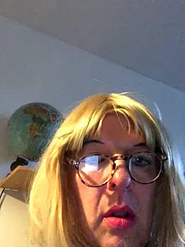 simone xdressing online show from December 14, 2:22 pm