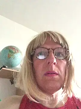 simone xdressing online show from May 3, 4:02 pm