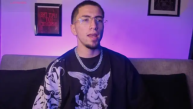 AresMassimoX online show from February 3, 12:43 pm