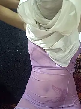 Snapshot of Sachi_girl001 chatting on November 18, 4:44 pm Sachi girl001 online show from November 18, 4:44 pm