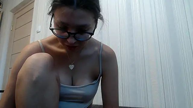 Snapshot of your__gena chatting on November 14, 12:15 pm your gena online show from November 14, 12:15 pm