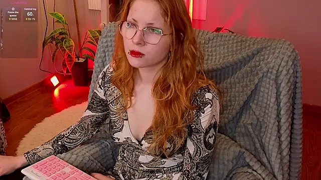 Sofi Dyss online show from December 2, 4:40 am