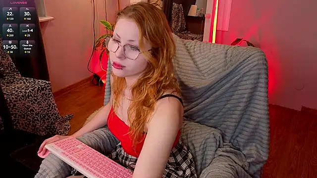 Sofi Dyss online show from December 4, 4:22 am