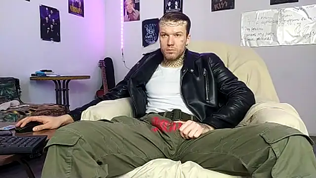 Huntall77 online show from February 6, 5:45 am