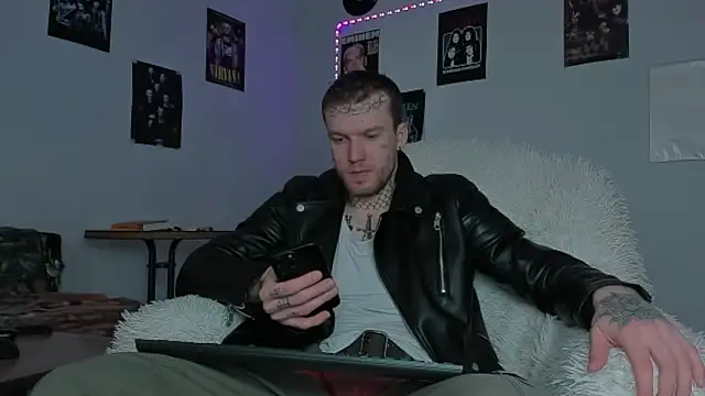 Huntall77 online show from March 17, 6:39 am