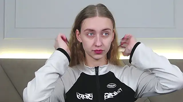 RachaelCute online show from December 18, 4:29 am