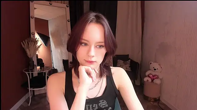 Snapshot of Annie_Way chatting on December 3, 12:58 pm Annie Way online show from December 3, 12:58 pm