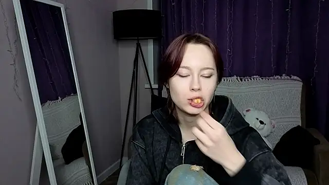 Annie Way online show from February 27, 2:28 pm