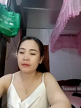 Feeling-hot online show from March 15, 4:51 am