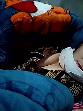 vangkt-cute online show from January 18, 1:26 pm