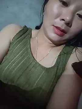 Snapshot of vangkt-cute chatting on July 2, 12:55 pm vangkt-cute online show from July 2, 12:55 pm