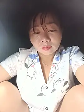 Snapshot of vangkt-cute chatting on July 4, 8:37 pm vangkt-cute online show from July 4, 8:37 pm