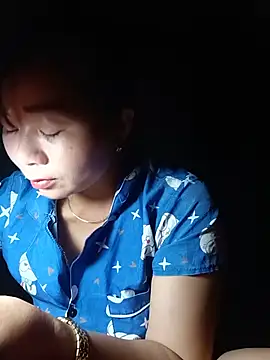 Snapshot of vangkt-cute chatting on July 7, 9:08 pm vangkt-cute online show from July 7, 9:08 pm