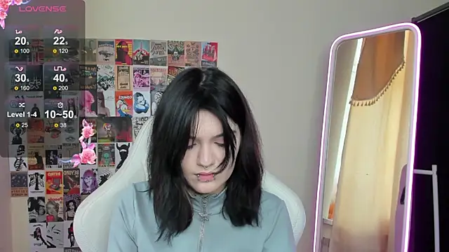 Snapshot of EmmaDarkk chatting on November 18, 7:57 am EmmaDarkk online show from November 18, 7:57 am