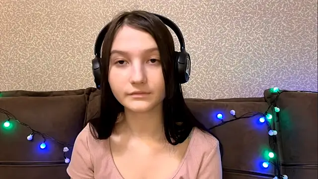 AurorAurora online show from December 15, 8:40 am