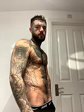 Snapshot of magicmichaell chatting on November 13, 10:36 am magicmichaell online show from November 13, 10:36 am