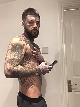 Snapshot of magicmichaell chatting on November 26, 7:31 am magicmichaell online show from November 26, 7:31 am