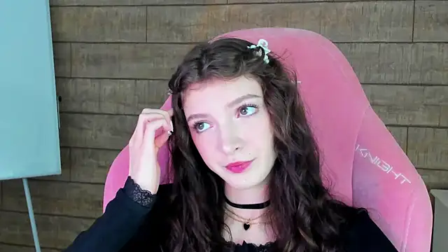 Snapshot of SophiaProve chatting on July 9, 4:44 pm SophiaProve online show from July 9, 4:44 pm