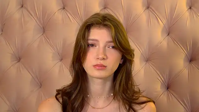 Snapshot of SophiaProve chatting on August 3, 4:33 pm SophiaProve online show from August 3, 4:33 pm